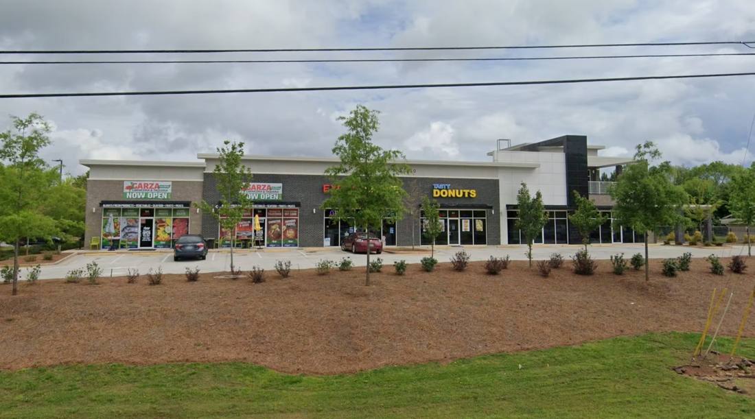 Sharpsburg Shopping Center — Sharpsburg, GA